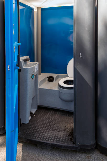 Best Porta potty rental near me  in Harrisburg, SD